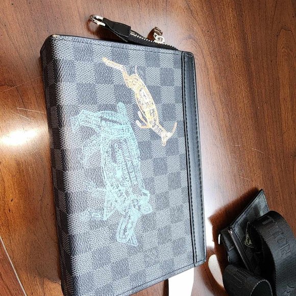 crossbody - Picture 9 of 16